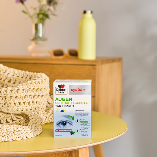 Produkt auf kleinem Tisch im Flur Setting